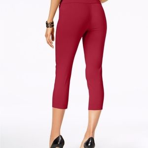 Alfani Pull-On Capri Pants Classic Wine Size 6